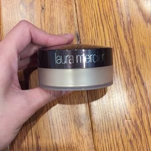 LAURA MERCIER ILLUMINATING POWDER-STARLIGHT